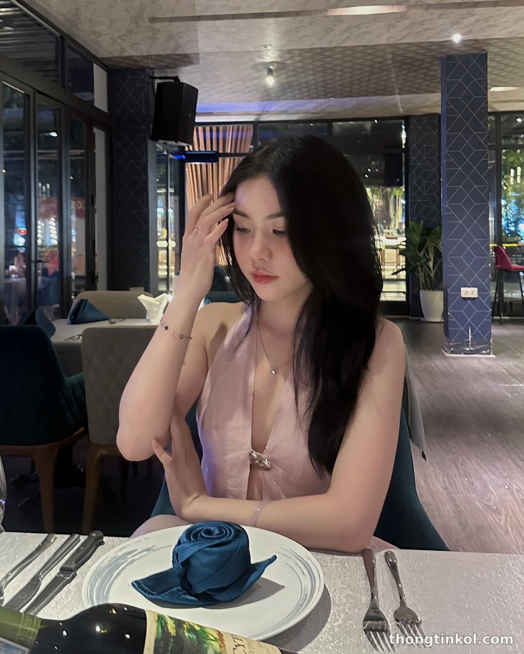Empevuivee là ai? Khám phá Profile "nàng thơ" Gen Z gây sốt Instagram