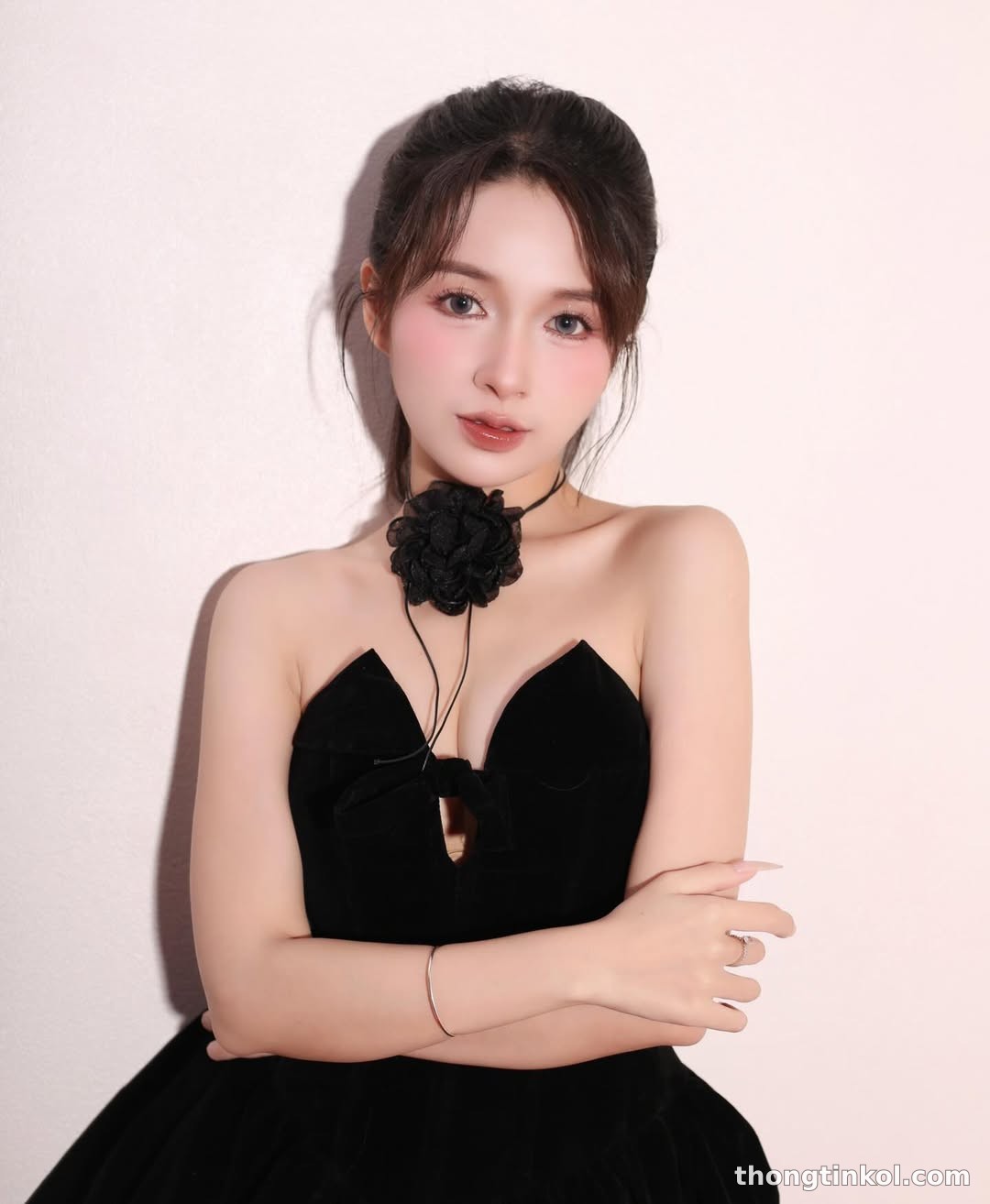 LinhCandice Là Ai? Tiểu Sử MC - Model Linh Candice Hot TikTok & Instagram